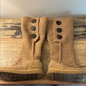 UGG Beige Knit Boots with Dark Buttons